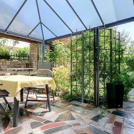Apartment Vesna *